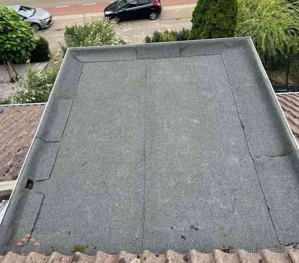 Dakbedekking schuur met bitumen in Vleuten Dakbedekking schuur met bitumen in Vleuten
